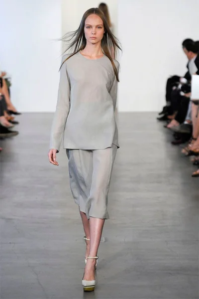 Look 9